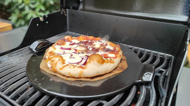 pizza z grilla gazowego gril gazowy