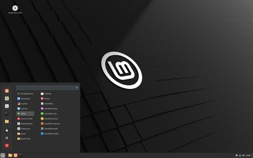 Interfejs graficzny systemu Linux Mint uruchomionego bezpośrednio z pendriva