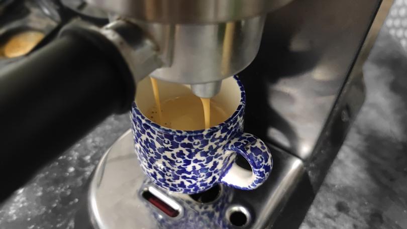 kawa, ekspres do kawy parzenie kolba filiżanka espresso