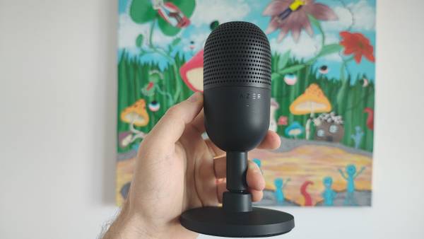 Testuję mikrofon dla graczy za niecałe 300 złotych. Czy warto inwestować w RAZER Seiren V3 mini?