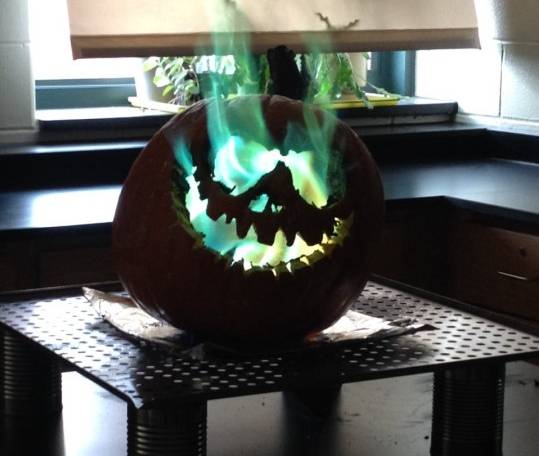 Jack-o-Lantern – zielone płomienie w wydaniu halloween