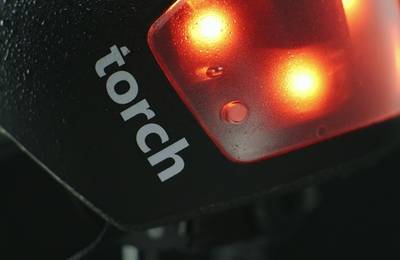 Torch T2 – kask rowerowy z wbudowanym oświetleniem