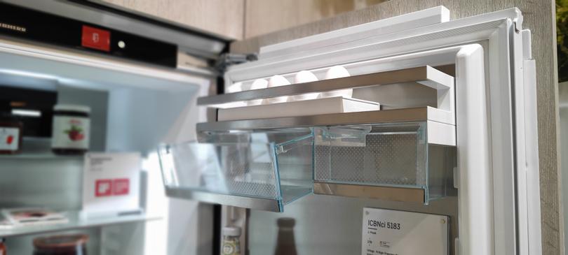 lodówka wnętrze szuflady lodówki