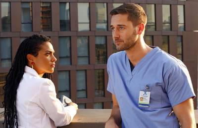 Gdzie obejrzeć 4 i 5 sezon Szpital New Amsterdam?